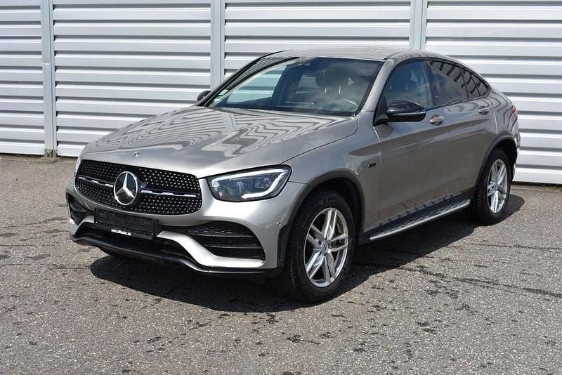 Silber Gebraucht 2021 Mercedes GLC300e Night Coupé | 30.900 € (Superpreis) - Bild 1/4
