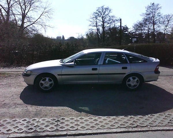 Gebraucht Opel Vectra 136 PS (100 kW) 1999 Silber Limousine