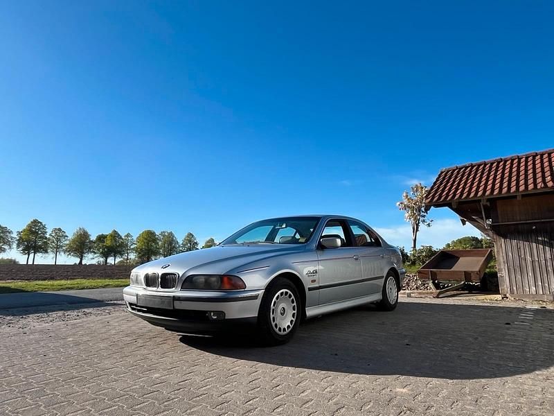 Second-hand BMW 528 193 CP (141 kW) 1996 Argintiu Berlinǎ