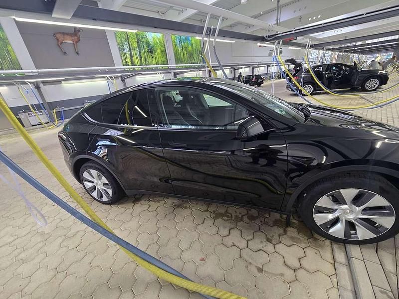 Gebraucht Tesla Model Y RWD 219 kW (299 PS) 2024 SUV