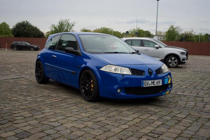 Blau Gebraucht 2006 Renault Mégane II R.S. Limousine | 10.999 € - Bild 1/4