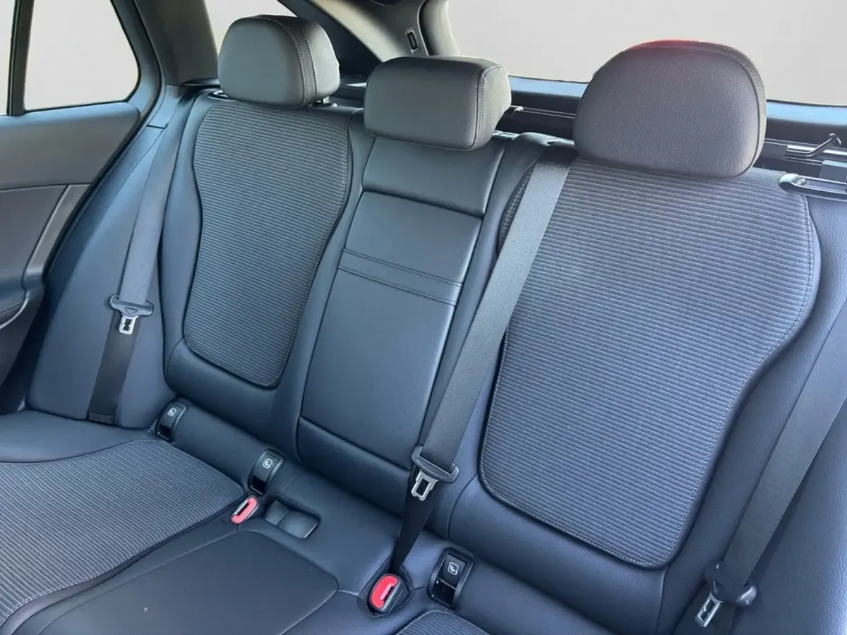 Gebraucht Mercedes C200 Avantgarde 120 PS (88 kW) 2022 Szary Kombi