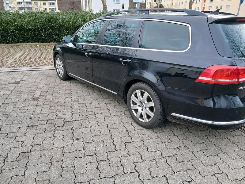 Gebraucht VW Passat 140 PS (102 kW) 2011 Schwarz Kombi