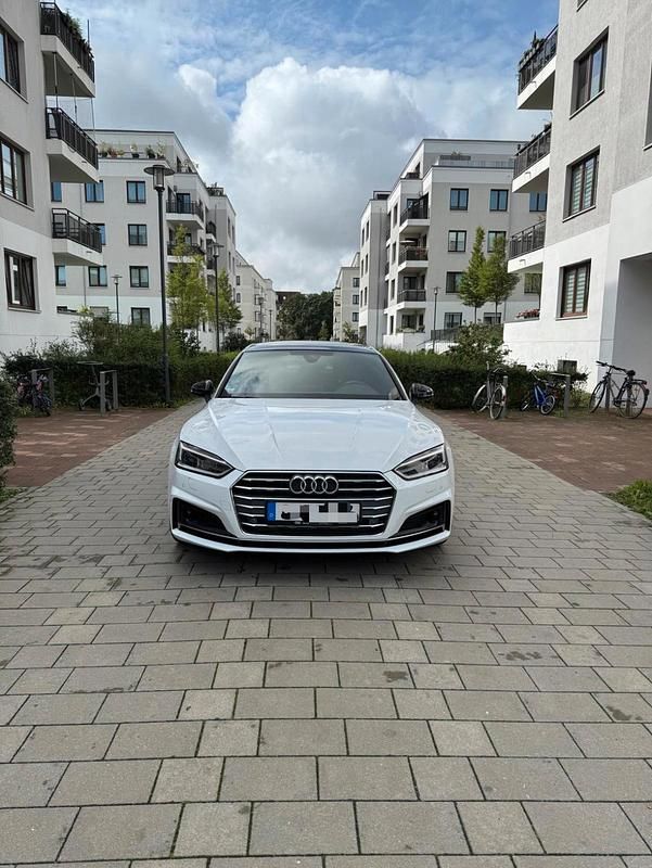 Weiß Gebraucht 2019 Audi A5 Sportback S-Line Limousine | 30.600 € (Fairer Preis) - Bild 1/4