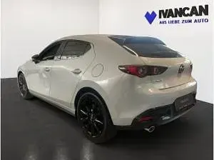 Neu Mazda 3 Homura-Line 140 PS (102 kW) 2025 Weiß (ceramic) Limousine