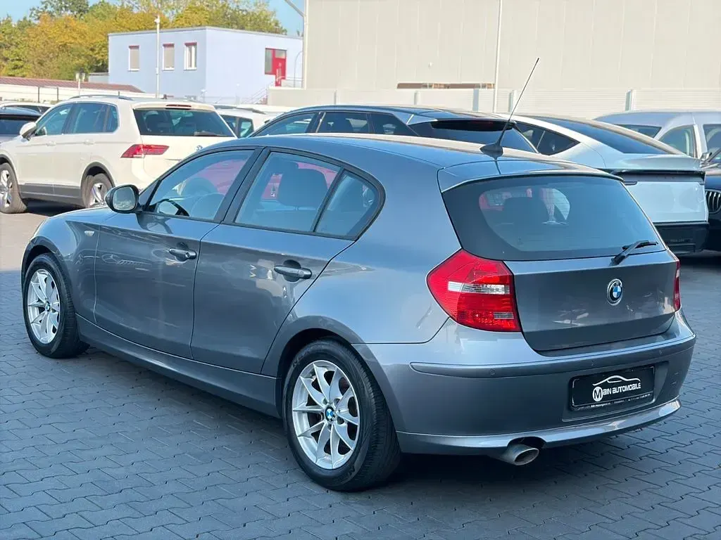 Gebraucht BMW 118 Lifestyle 143 PS (105 kW) 2011 Grau Kleinwagen