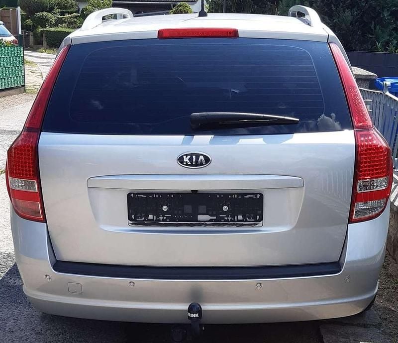 Silber Gebraucht 2012 Kia Ceed Kombi | 7.999 € (Etwas zu teuer) - Bild 1/3
