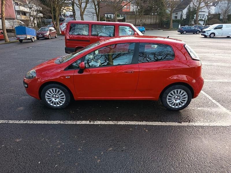Gebraucht Fiat Punto 69 PS (50 kW) 2012 Rot Kleinwagen