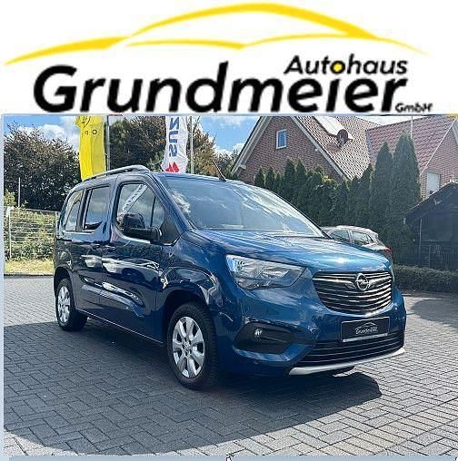 Ozean blau (metallic) Gebraucht 2022 Opel Combo Life Ultimate Limousine | 18.999 € (Fairer Preis) - Bild 1/4