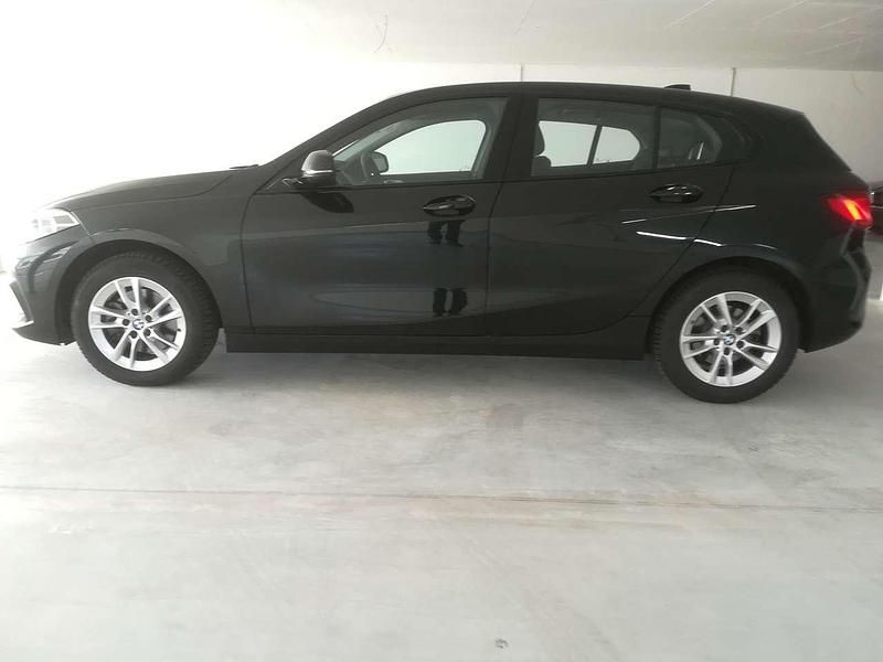 Gebraucht BMW 118 Sport Line 140 PS (102 kW) 2020 Saphir schwarz Kleinwagen