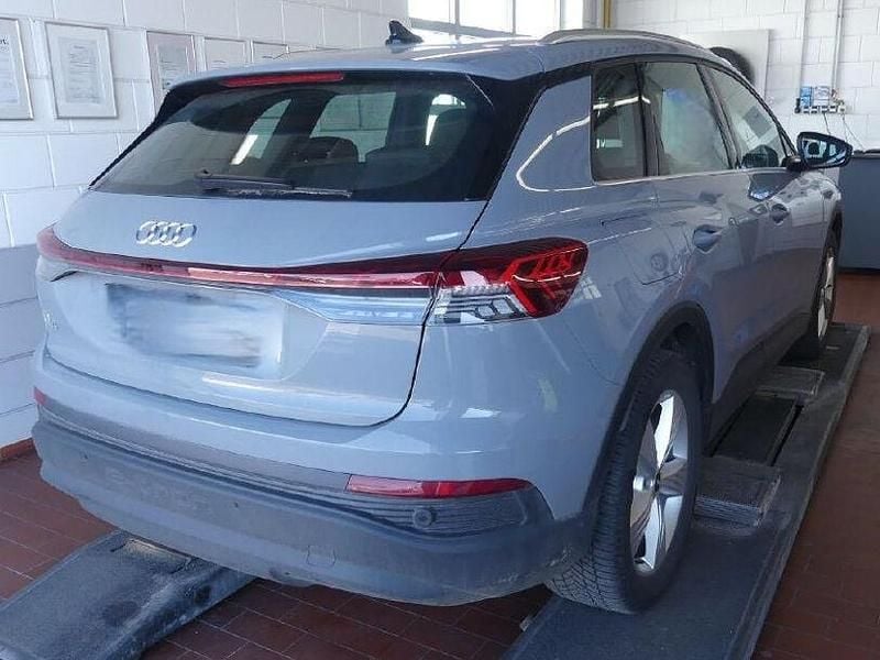 Gebraucht Audi Q4 e-tron Ambiente 125 kW (170 PS) 2023 Kieselgrau SUV