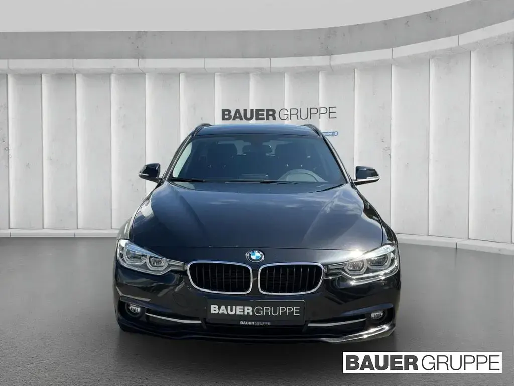 Gebraucht BMW 318 Sport Line 150 PS (110 kW) 2018 Schwarz Kombi