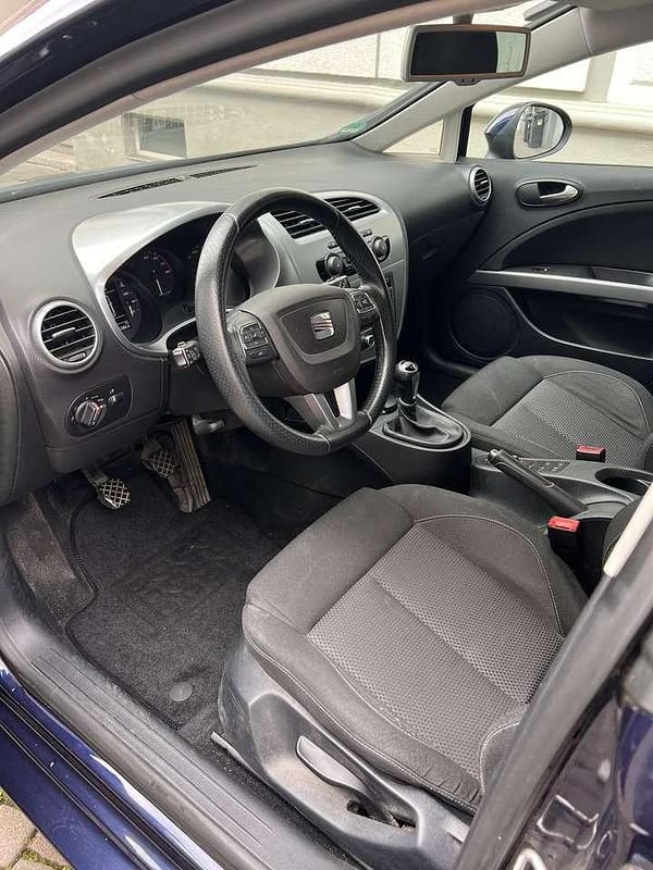 Gebraucht Seat Leon Sport 125 PS (91 kW) 2010 Blau Limousine