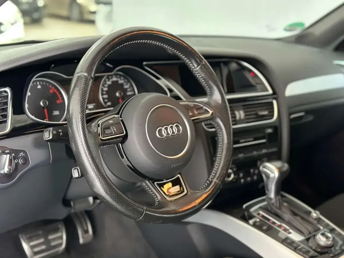 Gebraucht Audi A4 S-Line 190 PS (139 kW) 2015 Grau Kombi