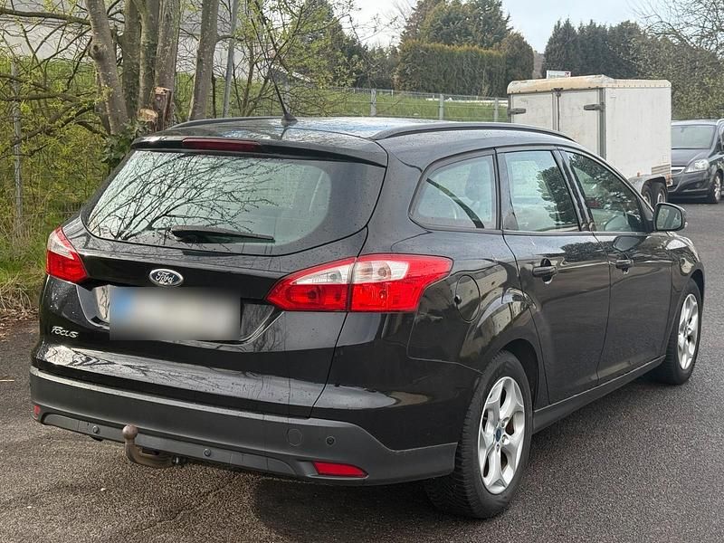 Gebraucht Ford Focus 116 PS (85 kW) 2012 Schwarz Kombi
