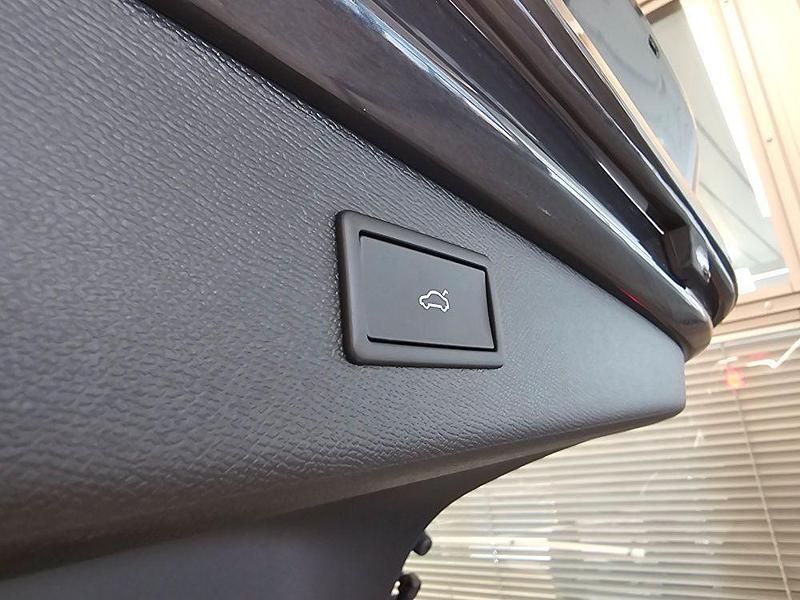 Neu Cupra Leon 150 PS (110 kW) 2025 Grau Limousine