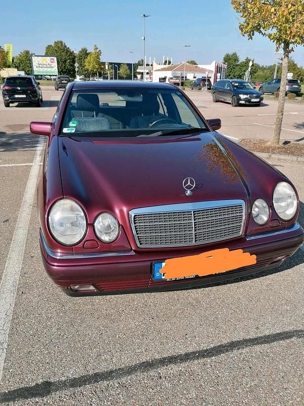 Rot Gebraucht 1999 Mercedes E200 Limousine | 2.200 € (Superpreis) - Bild 1/4