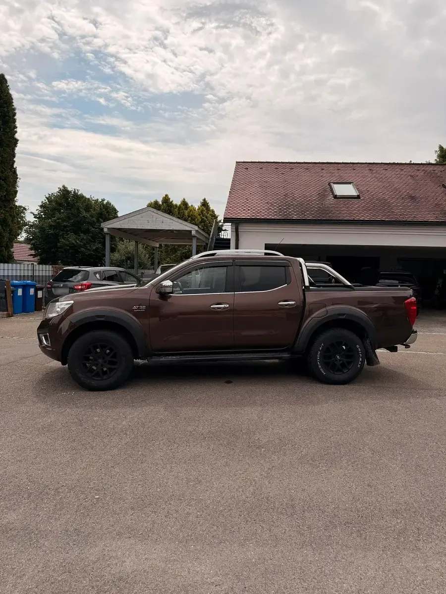 Gebraucht Nissan Navara 190 PS (139 kW) 2019 Braun Pickup