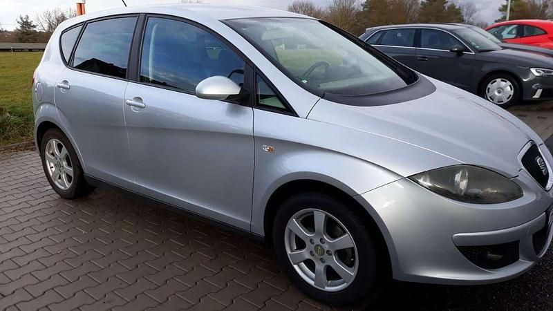 Gebraucht Seat Altea Comfort 102 PS (75 kW) 2010 Grau Kombi