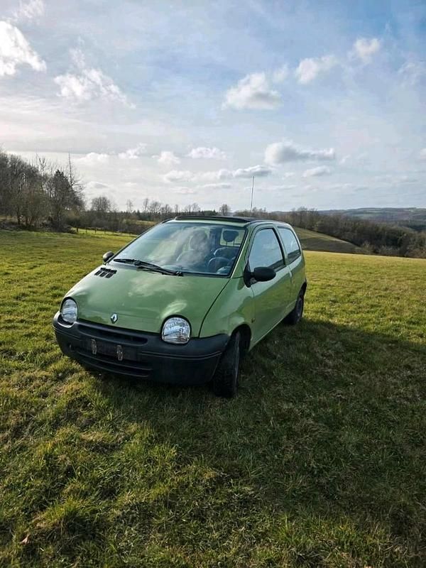 Second-hand Renault R5 58 CP (42 kW) 2002 Verde Hatchback