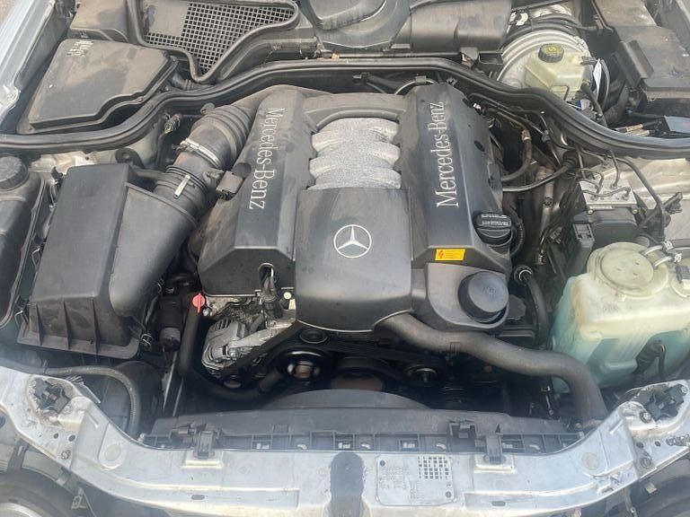 Gebraucht Mercedes E280 Elegance 204 PS (150 kW) 2000 Silber Limousine