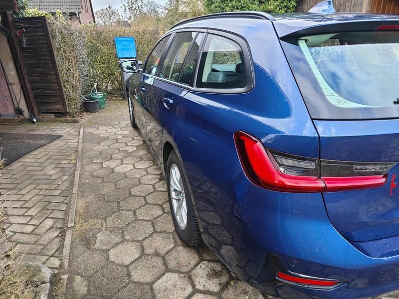 Gebraucht BMW 320 190 PS (139 kW) 2020 Blau Kombi