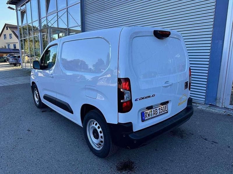 Gebraucht Fiat e-Doblò 100 kW (136 PS) 2025 Weiß Van / Kleinbus