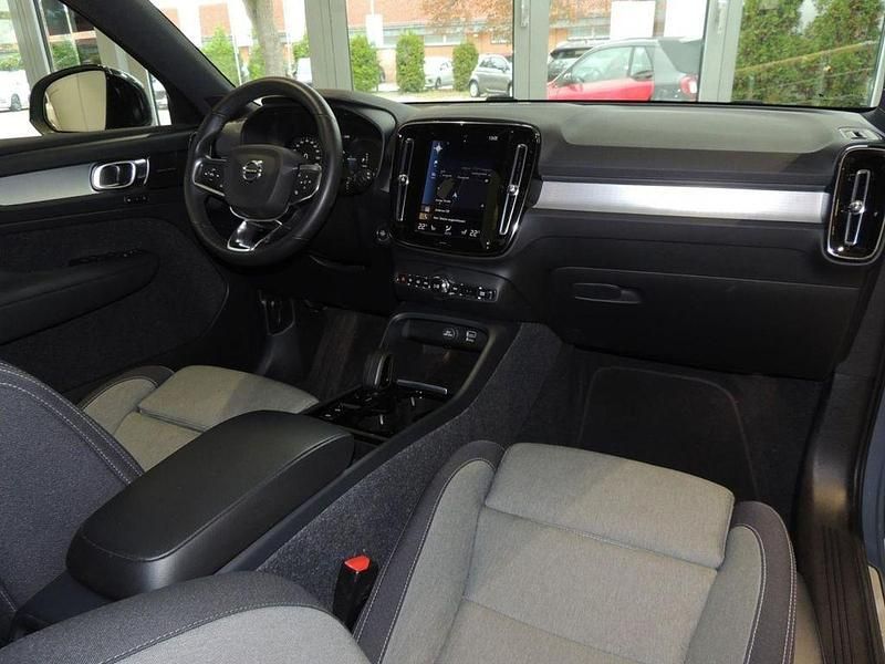 Gebraucht Volvo XC40 Plus 155 PS (114 kW) 2022 Grau SUV