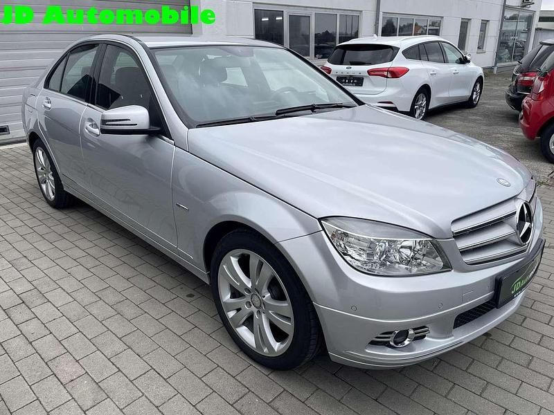 Iridiumsilber metallic Gebraucht 2010 Mercedes C180 Avantgarde Limousine | 9.999 € (Fairer Preis) - Bild 1/4