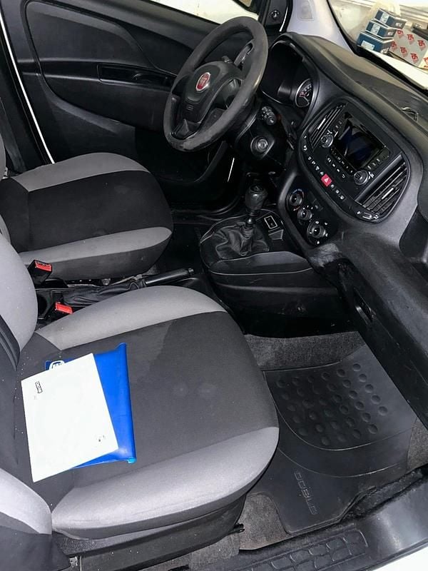 Gebraucht Fiat Doblò 120 PS (88 kW) 2017 Weiß Van / Kleinbus