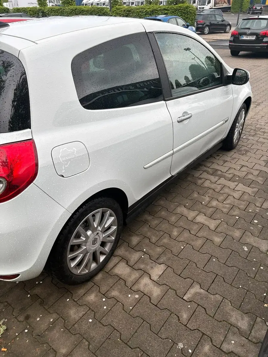 Gebraucht Renault Clio 103 PS (75 kW) 2009 Weiß Coupé