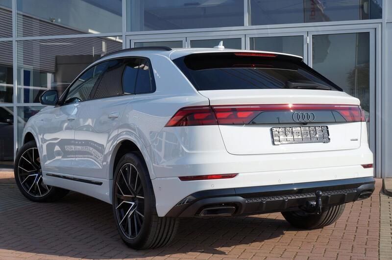 Gebraucht Audi Q8 S-Line 286 PS (210 kW) 2024 Gletscherweiss metallic SUV