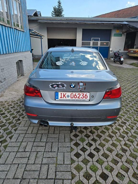 Grau Gebraucht 2004 BMW 520 Limousine | 2.200 € (Superpreis) - Bild 1/4