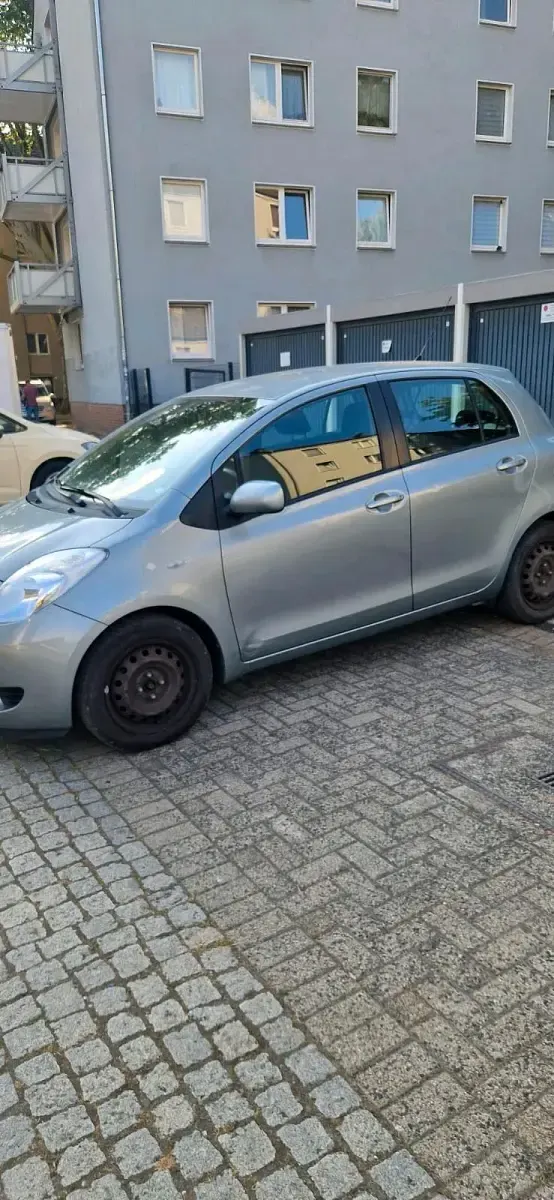 Gebraucht Toyota Yaris 87 PS (63 kW) 2007 Grau Kleinwagen