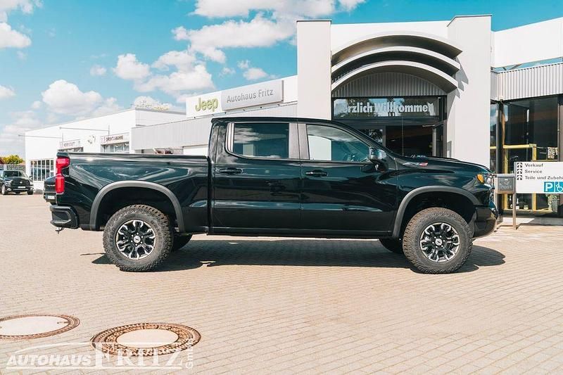 Neu Chevrolet Silverado 420 PS (308 kW) 2026 Schwarz SUV