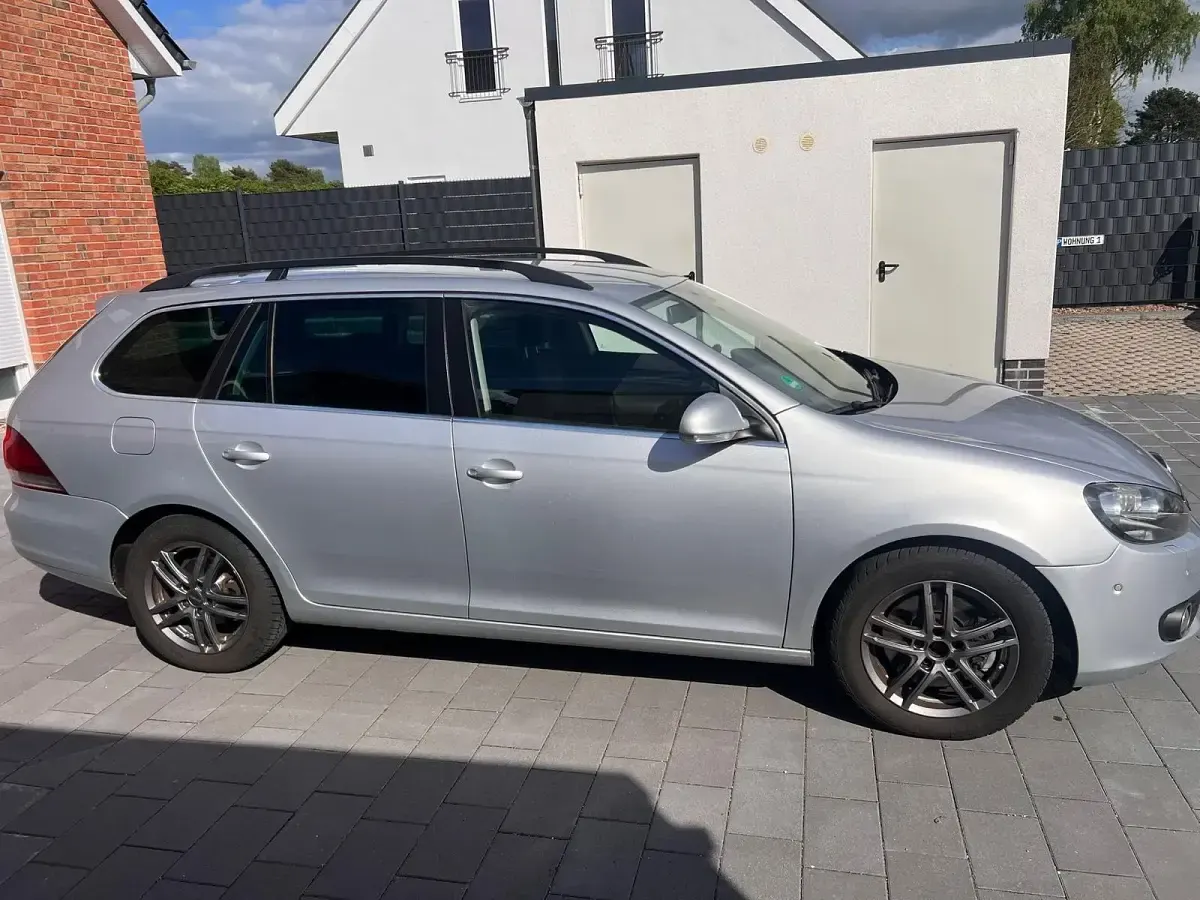 Gebraucht VW Golf VI 140 PS (102 kW) 2011 Silber Kleinwagen
