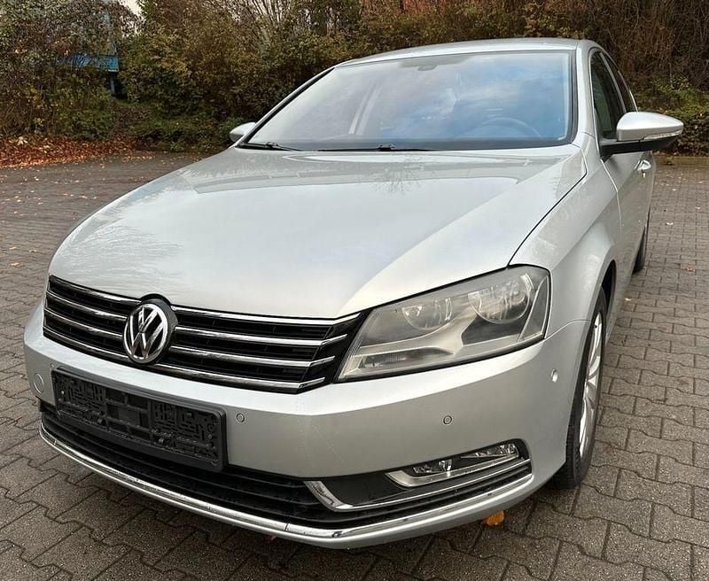 Gebraucht VW Passat Comfortline 122 PS (89 kW) 2012 Silber Limousine