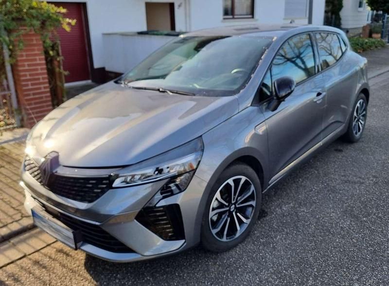 Gebraucht Renault Clio V Techno 94 PS (69 kW) 2023 Grau Limousine