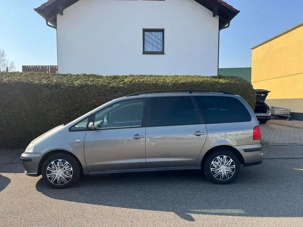 Gebraucht Seat Alhambra Sport 140 PS (102 kW) 2008 Grau Van / Kleinbus
