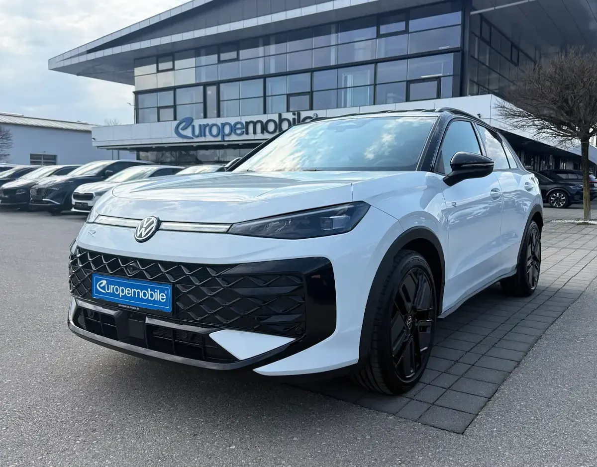 Neu VW T-Roc Pro 150 PS (110 kW) 2026 Pure white / dach in schwarz SUV