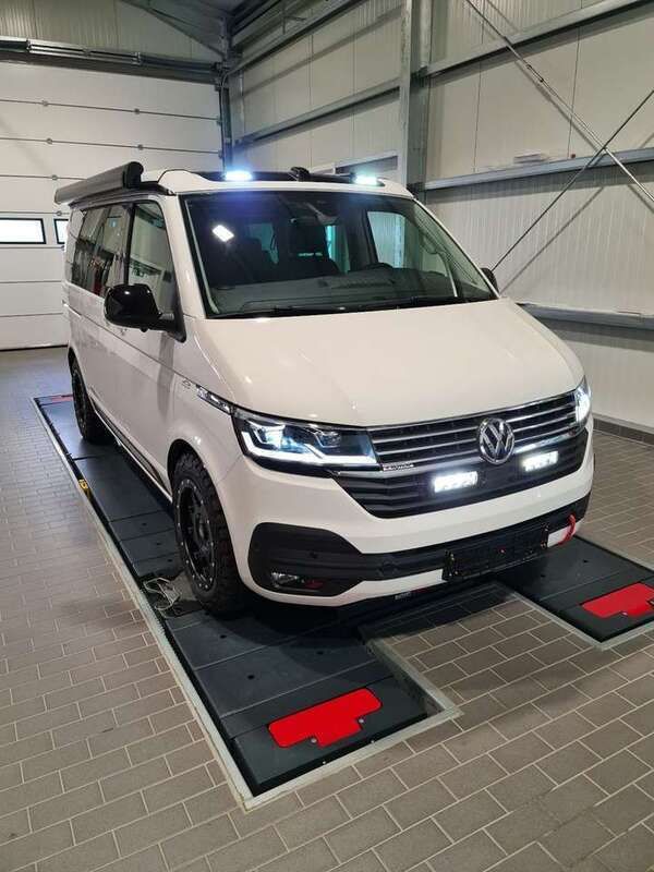 Candyweiß dach schwarz Gebraucht 2023 VW T6.1 Edition Van | 187.990 € - Bild 1/4