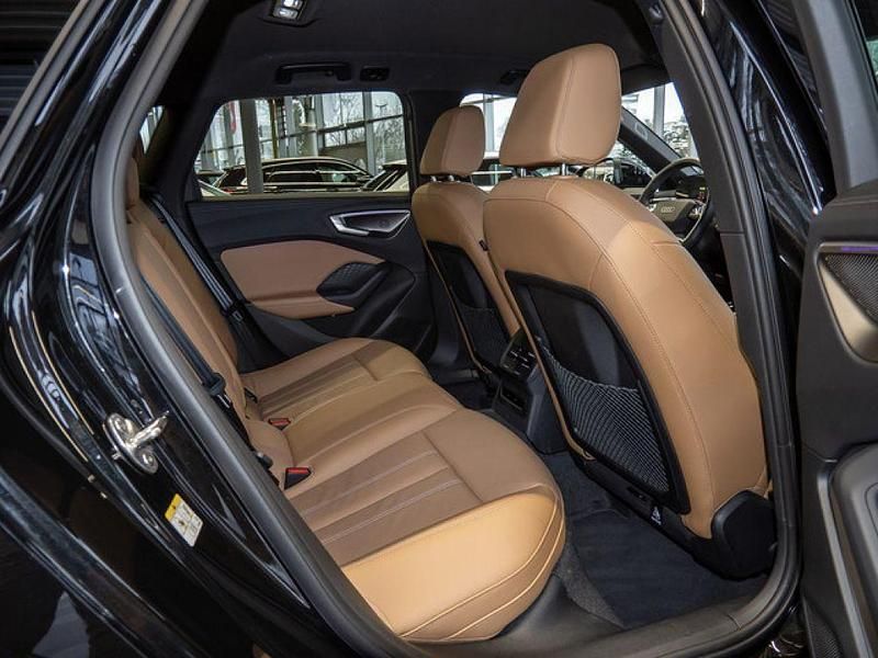 Second-hand Audi A5 S-Line 204 CP (150 kW) 2025 Negru Break