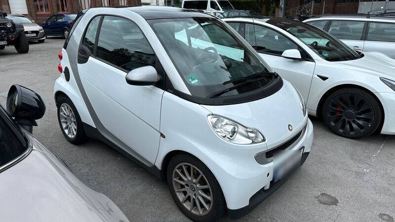 Weiß Gebraucht 2009 Smart ForTwo Coupé Coupé | 5.250 € (Fairer Preis) - Bild 1/4