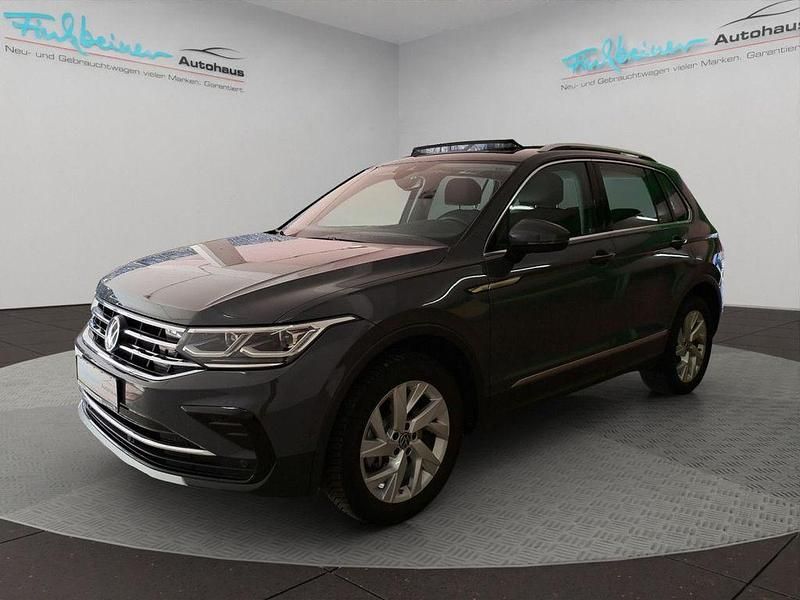Gebraucht VW Tiguan Elegance 245 PS (180 kW) 2022 Delfingrau, metallic SUV