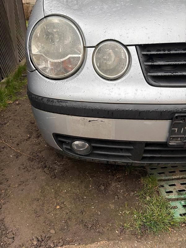 Second-hand VW Polo 75 CP (55 kW) 2003 Argintiu Hatchback