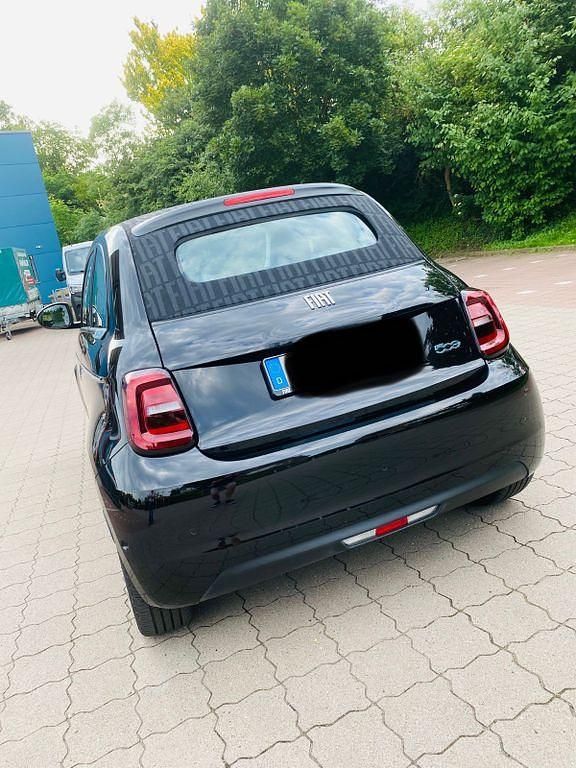 Gebraucht Fiat 500e La Prima 86 kW (118 PS) 2023 Schwarz Cabrio