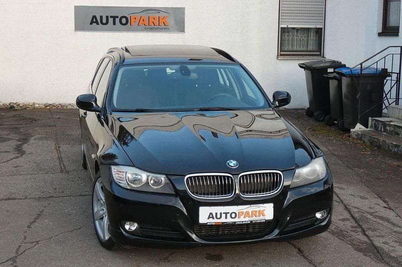 Schwarz Gebraucht 2011 BMW 325 Sport Line Kombi | 7.490 € (Superpreis) - Bild 1/4