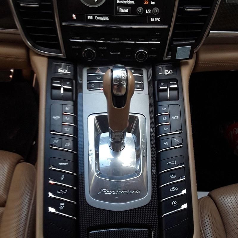 Second-hand Porsche Panamera 400 CP (294 kW) 2010 Negru Hatchback