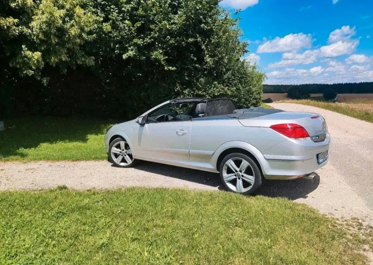 Gebraucht Opel Astra Cabriolet 140 PS (102 kW) 2008 Silber Cabrio