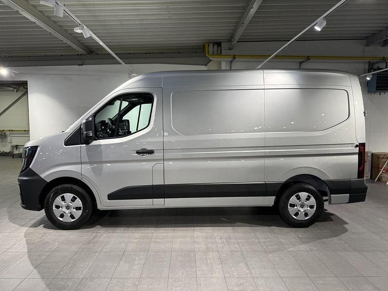 Neu Renault Master 170 PS (125 kW) 2025 Silber Van / Kleinbus